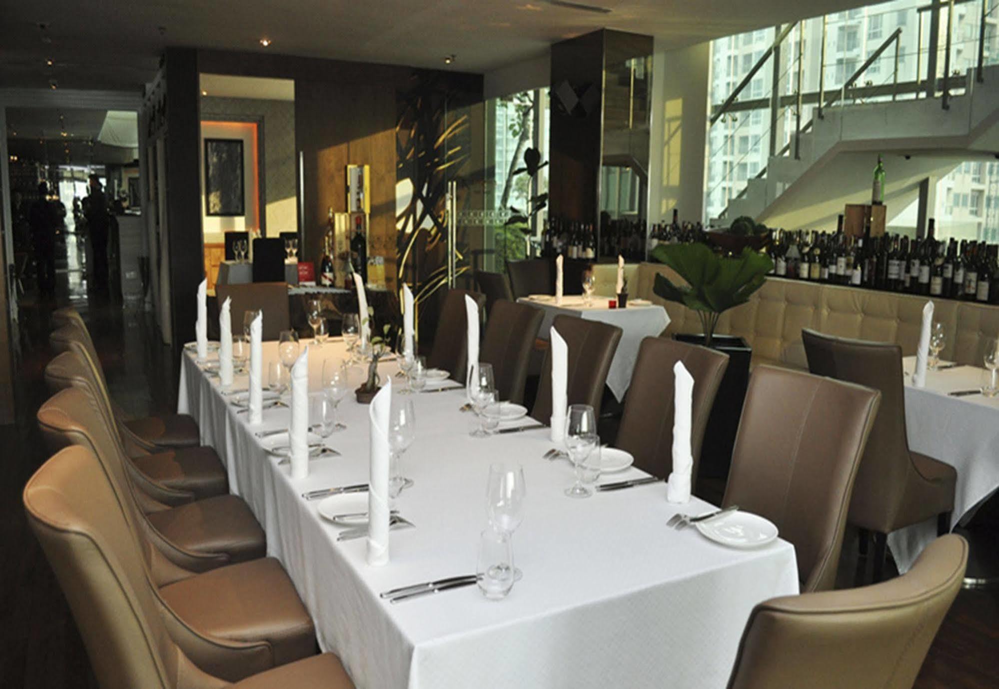 Gtower Hotel كوالالمبور المظهر الخارجي الصورة The interior of the restaurant
